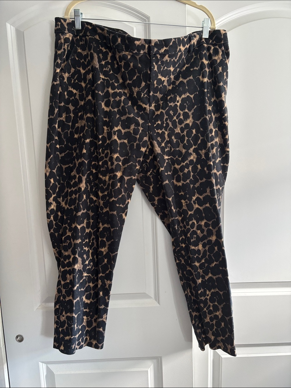 Old Navy Black and Tan Leopard Print Pants